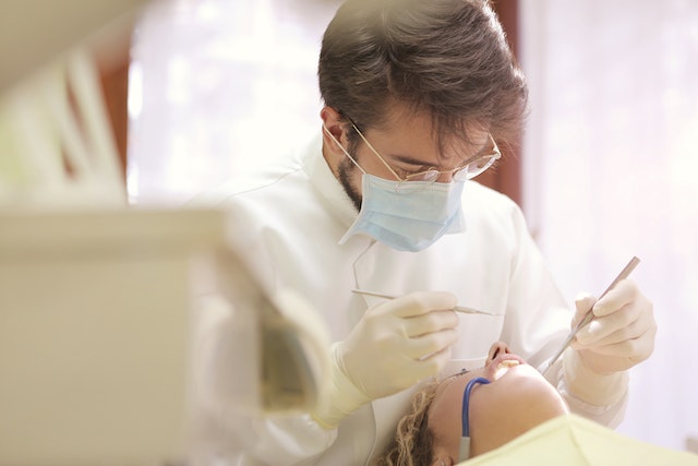 Root Canal or Tooth Extraction comparison options info